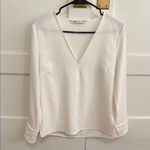 Zara Women's Cream V-Neck Blouse